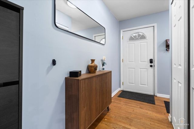1409 W WILLOW Lane, Mount Prospect, IL 60056