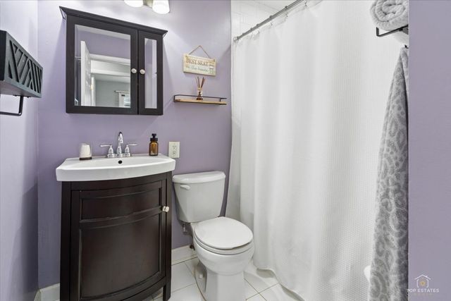 1409 W WILLOW Lane, Mount Prospect, IL 60056