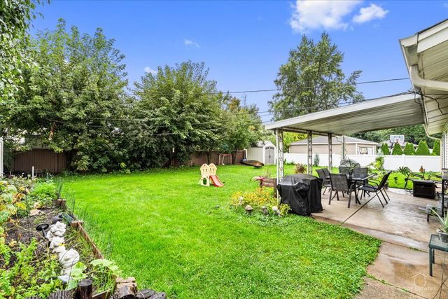 1409 W WILLOW Lane, Mount Prospect, IL 60056