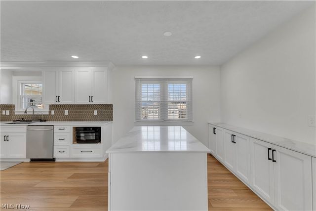 26928 Fairfax Lane, North Olmsted, OH 44070