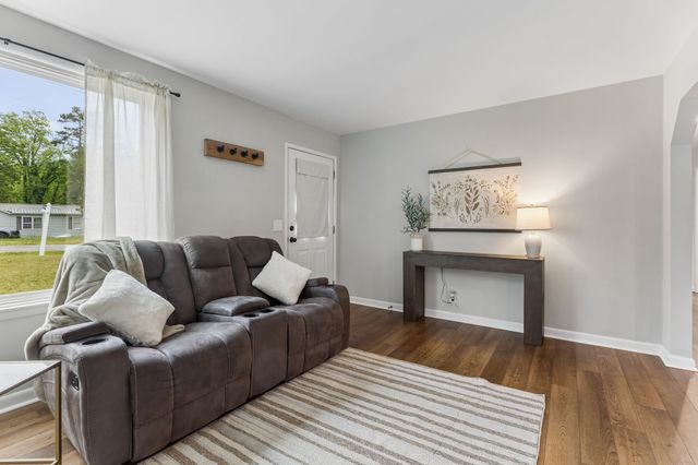 3908 Cedar St, Centerville, TN 37033