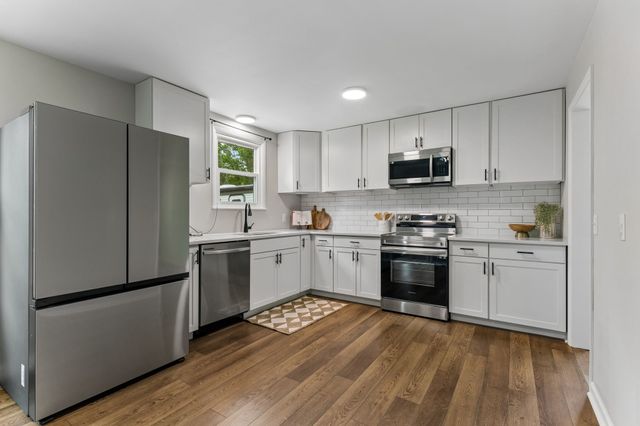 3908 Cedar St, Centerville, TN 37033