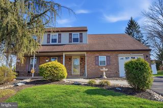 20 FIREWOOD DR, Holland, PA 18966