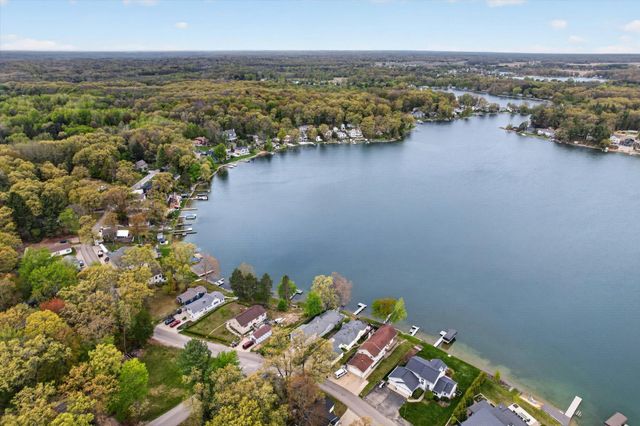 8412 Brower Lake Drive Ne, Courtland Twp, MI 49341