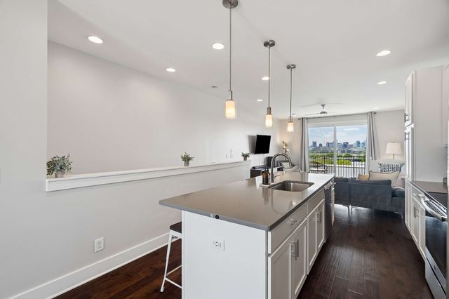 68 Fern Ave, Nashville, TN 37207