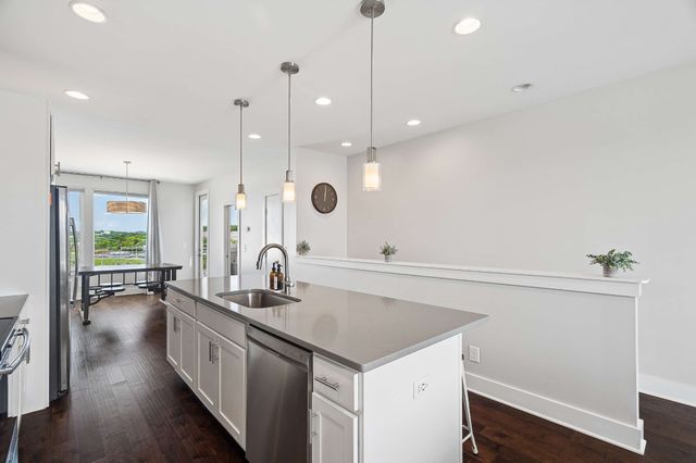 68 Fern Ave, Nashville, TN 37207