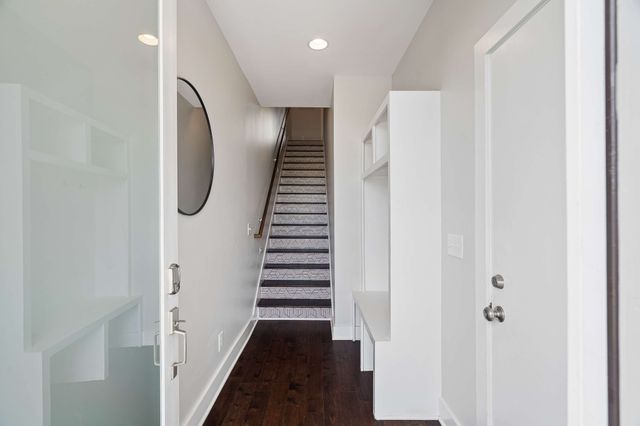 68 Fern Ave, Nashville, TN 37207