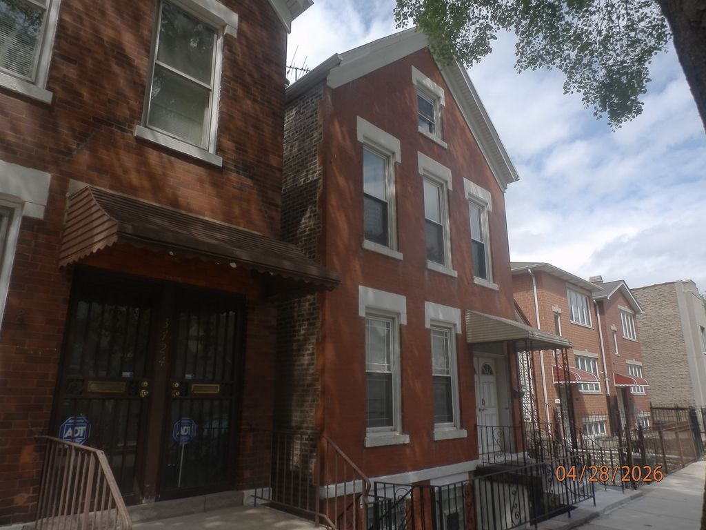 Image 2 of property listing at 3722 S Hermitage Avenue, Chicago, IL 60609