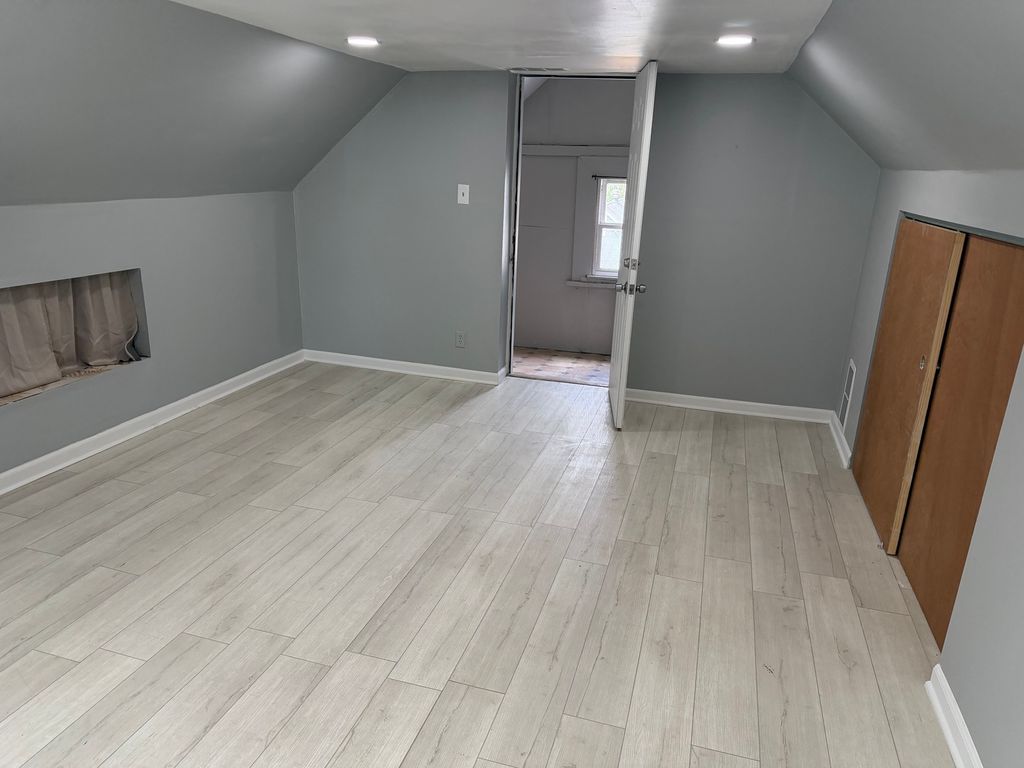 Image 11 of property listing at 3722 S Hermitage Avenue, Chicago, IL 60609