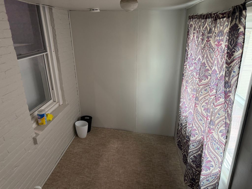 Image 14 of property listing at 3722 S Hermitage Avenue, Chicago, IL 60609