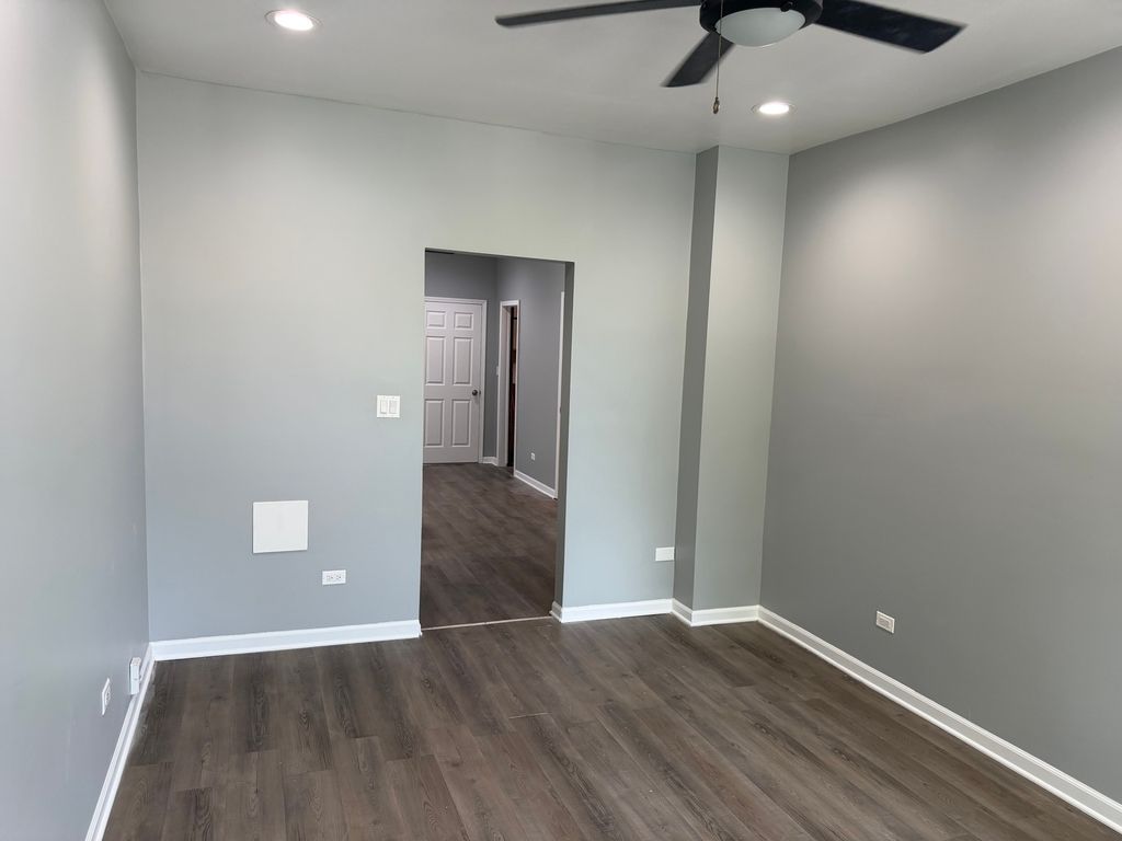 Image 4 of property listing at 3722 S Hermitage Avenue, Chicago, IL 60609