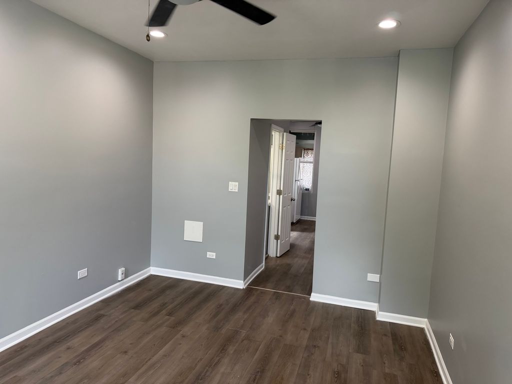 Image 5 of property listing at 3722 S Hermitage Avenue, Chicago, IL 60609
