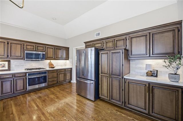 8909 W 142nd Court, Overland Park, KS 66221