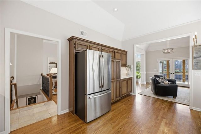 8909 W 142nd Court, Overland Park, KS 66221