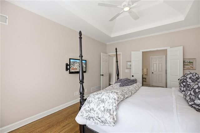 8909 W 142nd Court, Overland Park, KS 66221