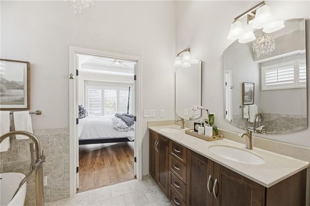 8909 W 142nd Court, Overland Park, KS 66221