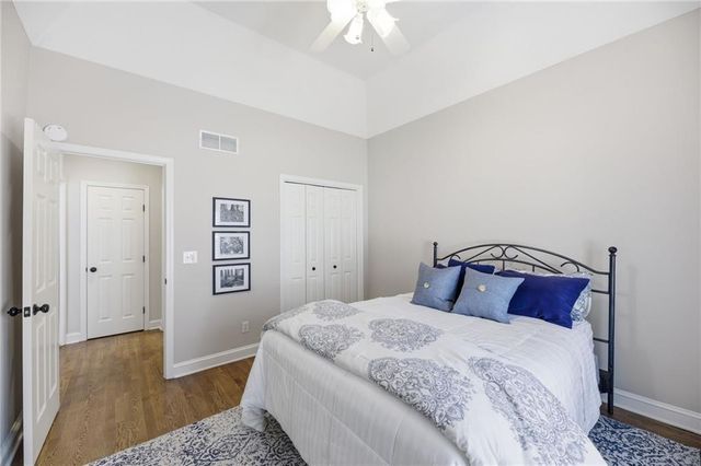 8909 W 142nd Court, Overland Park, KS 66221