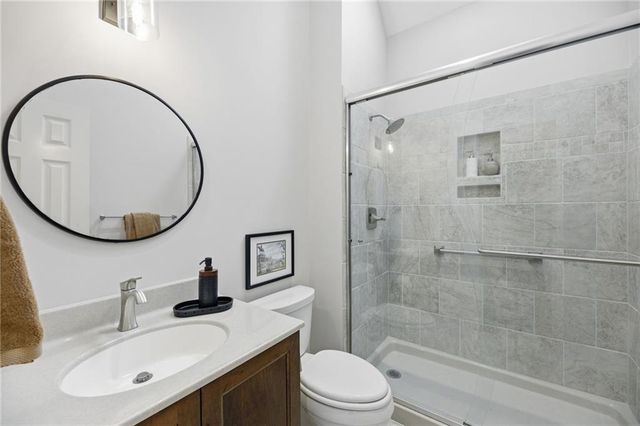 8909 W 142nd Court, Overland Park, KS 66221