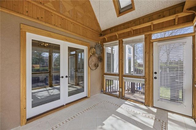 8909 W 142nd Court, Overland Park, KS 66221