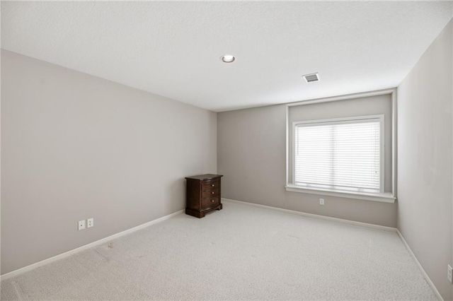 8909 W 142nd Court, Overland Park, KS 66221