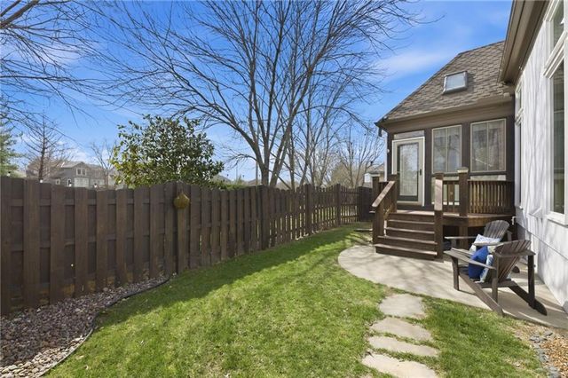 8909 W 142nd Court, Overland Park, KS 66221