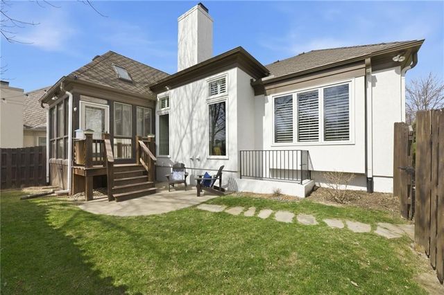 8909 W 142nd Court, Overland Park, KS 66221