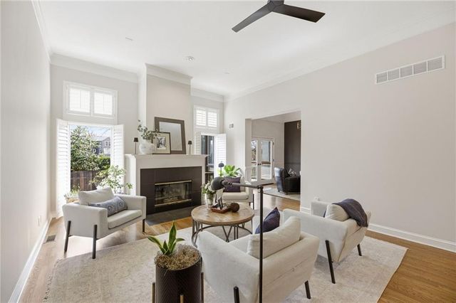 8909 W 142nd Court, Overland Park, KS 66221