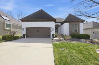 8909 W 142nd Court, Overland Park, KS 66221