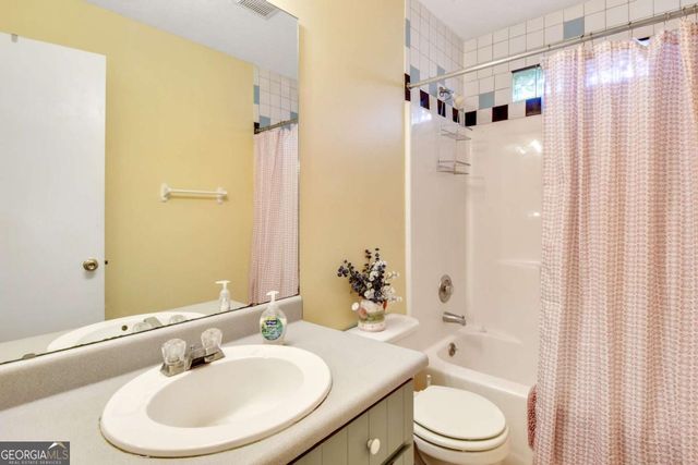 201 Chestnut Court, Kingsland, GA 31548