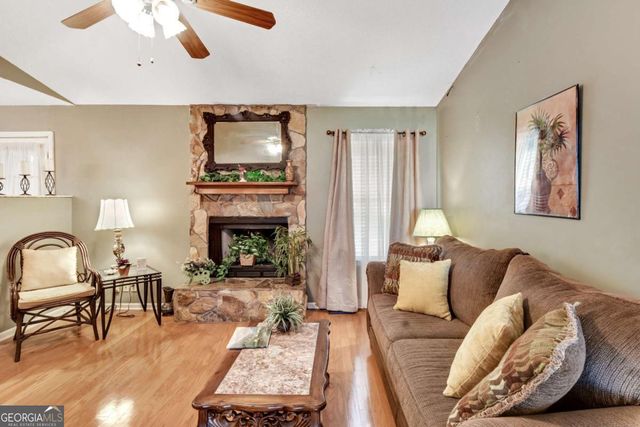 201 Chestnut Court, Kingsland, GA 31548