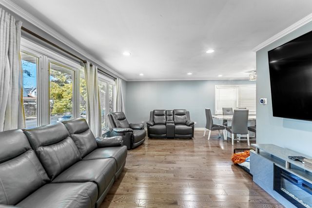 3507 N Narragansett Avenue, Chicago, IL 60634