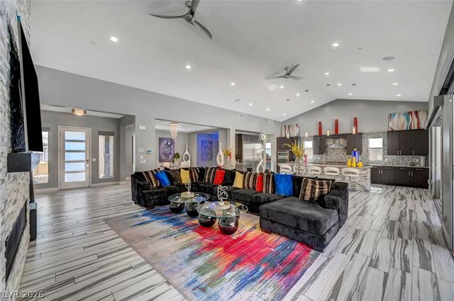 7521 Tucker William Street, Las Vegas, NV 89149