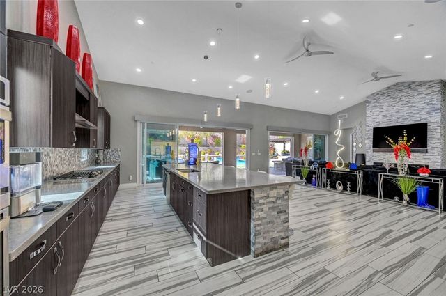 7521 Tucker William Street, Las Vegas, NV 89149