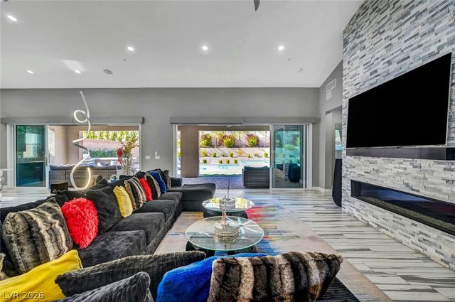 7521 Tucker William Street, Las Vegas, NV 89149