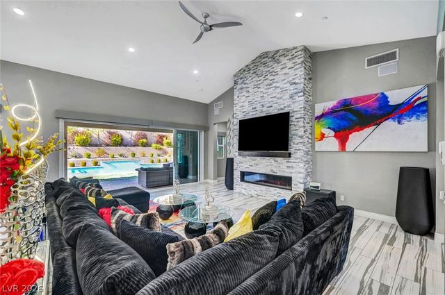 7521 Tucker William Street, Las Vegas, NV 89149