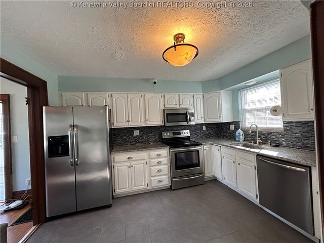 920 Lee Street, St Albans, WV 25177