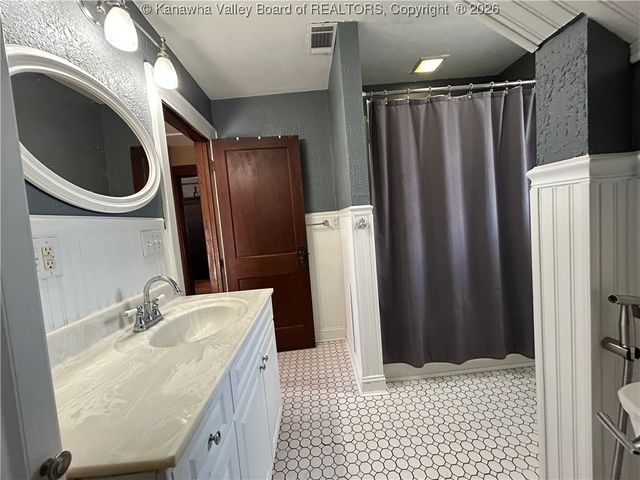 920 Lee Street, St Albans, WV 25177