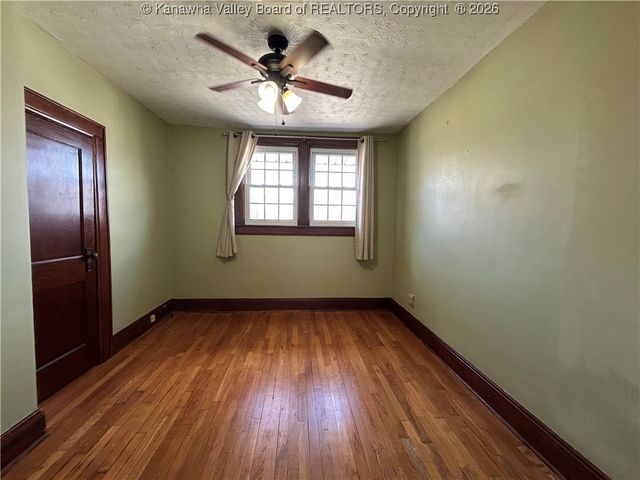 920 Lee Street, St Albans, WV 25177