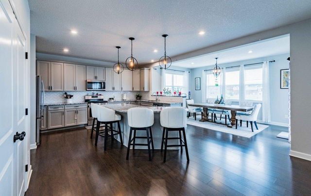 18468 70th Avenue N, Maple Grove, MN 55311