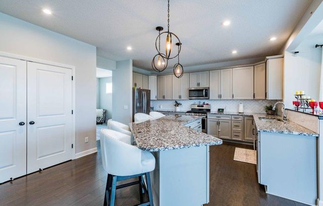 18468 70th Avenue N, Maple Grove, MN 55311