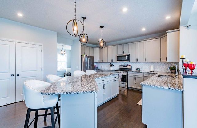 18468 70th Avenue N, Maple Grove, MN 55311