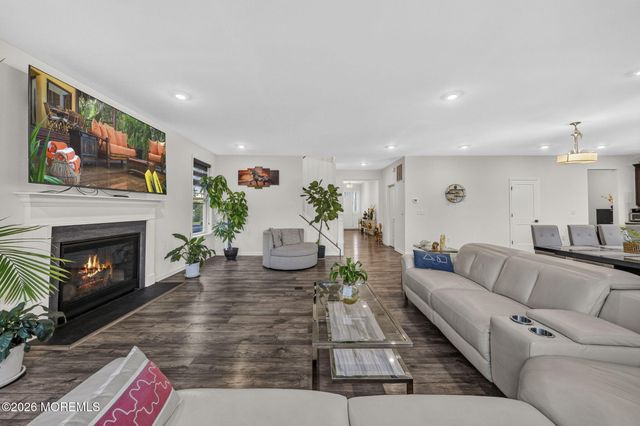 319 Tulip Court, Marlboro, NJ 07746
