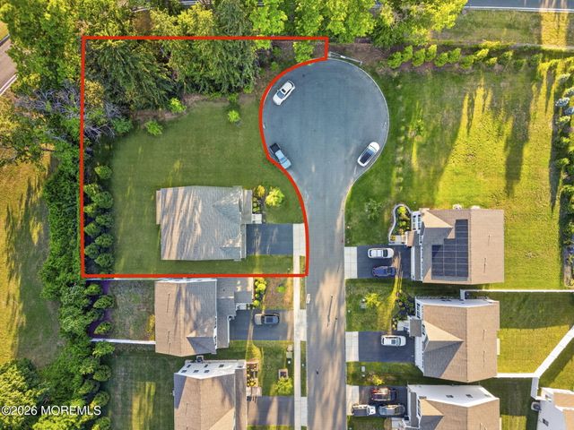 319 Tulip Court, Marlboro, NJ 07746