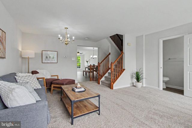 230 COUNTRY RIDGE DR, Red Lion, PA 17356
