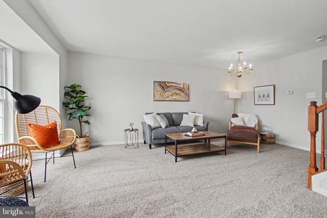 230 COUNTRY RIDGE DR, Red Lion, PA 17356
