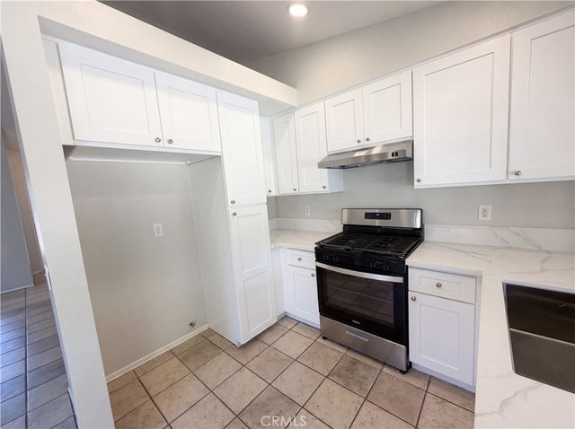 39823 Knollridge Drive, Temecula, CA 92591