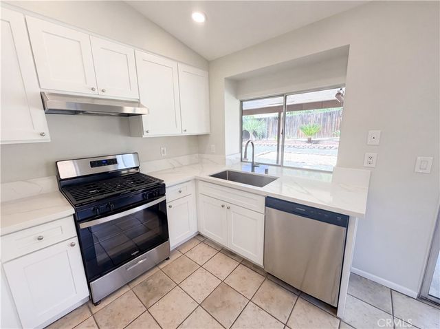 39823 Knollridge Drive, Temecula, CA 92591