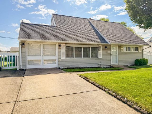 44 COTTON RD, Levittown, PA 19057