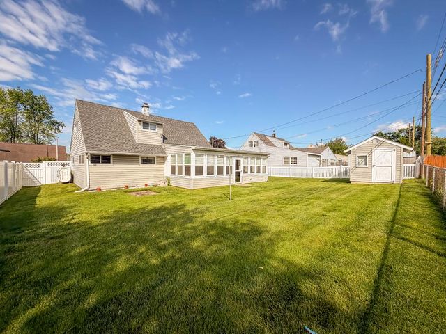 44 COTTON RD, Levittown, PA 19057