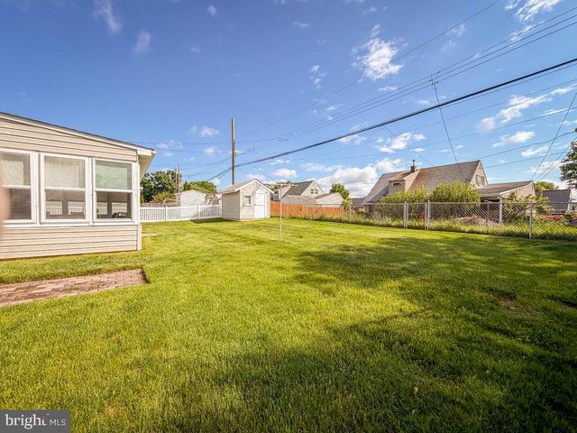 44 COTTON RD, Levittown, PA 19057